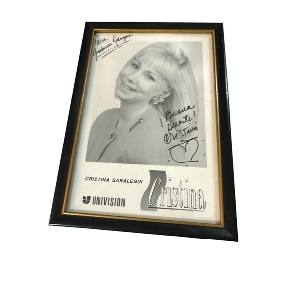 Vtg Cristina Saralegui Univision Professionally Framed Autographed Photo 5”x7” - Picture 4 of 10